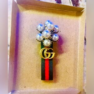 COPY - Beautiful reworked web Pearl cluster GG pin/brooch